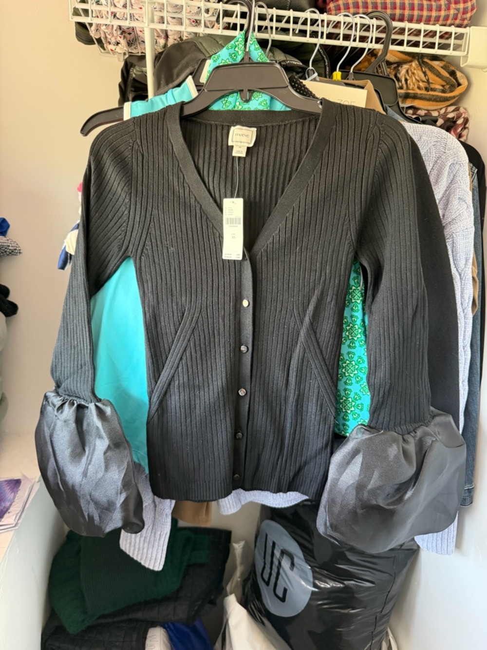 Maeve by Anthropologie Black Ribbed V-Neck Shirt with Satin Puff Sleeves XS NWT